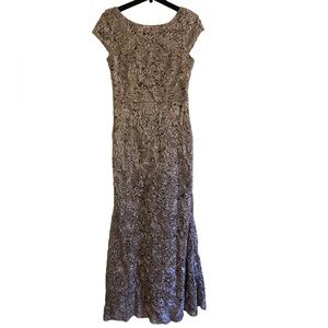 J S Collections Embroidered Short Sleeve Gown 6 Pre Owned